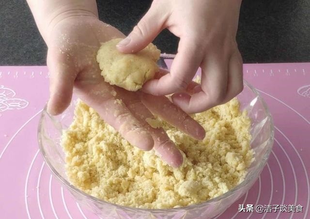 不用面包糠的蛋糕制作,不用烤箱也能做出松软香甜的蛋糕