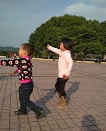 怎样才能让孩子讨厌玩手机,孩子喜欢玩手机怎么解决