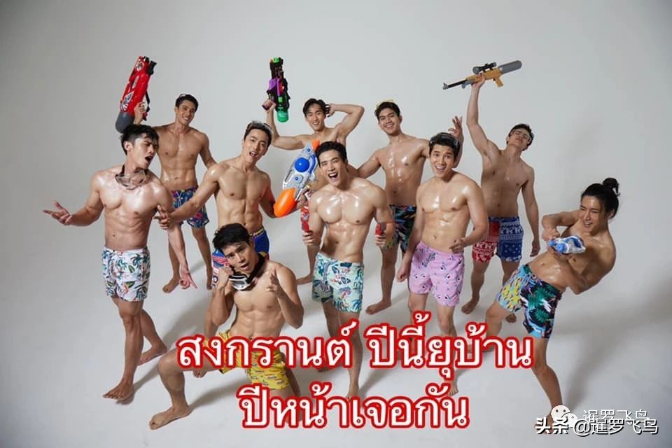 疫情期泰国餐馆帅哥送外卖,拍半裸宣传照用美色救生意