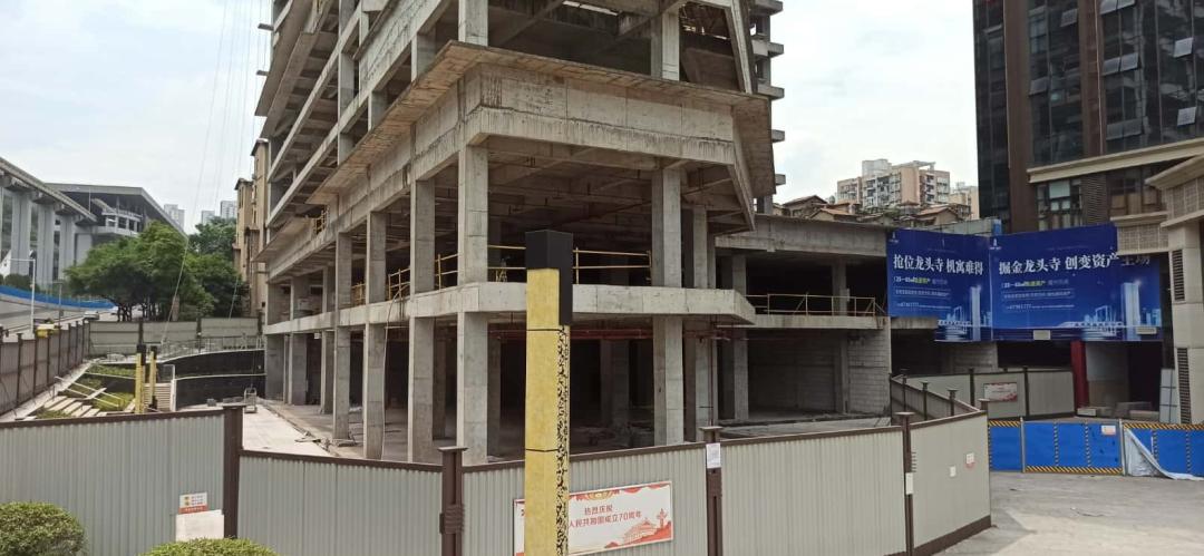 被56万压垮，重庆力帆帝国即将破产？昔日超级豪宅沦为鬼楼？