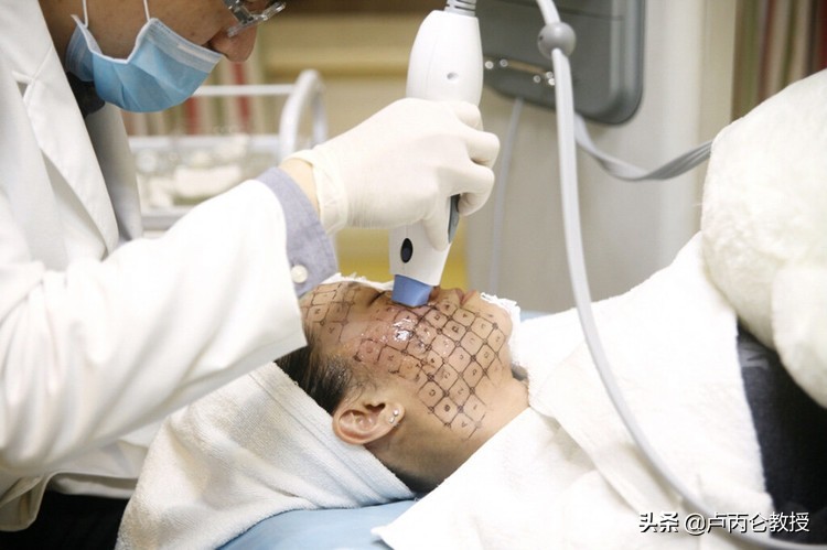 明星都财力雄厚，可为什么脸越做越僵？医生揭露真相