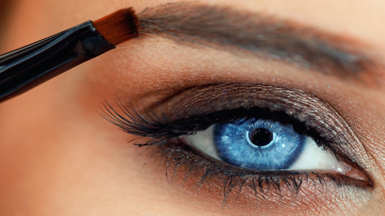 天生眼睛眉毛不对称怎么矫正,天生左右脸不对称怎么矫正