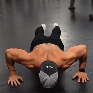 90后奶爸搞怪哄娃,肌肉奶爸带娃路人反应