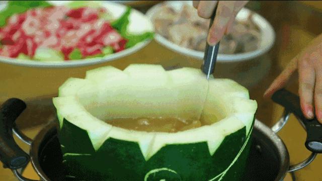 冬瓜盅火锅什么时候吃比较合适,吃冬瓜盅火锅怎么样才能让它吸住