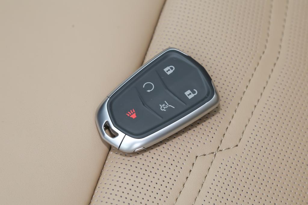 凯迪拉克xt5是轿车还是suv,豪华5座中大型suv纯电