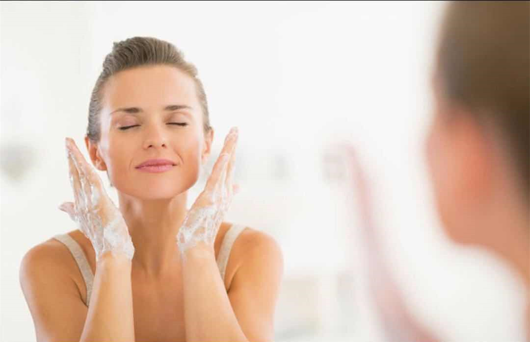 夜间护肤用什么产品比较好,夜间护肤保湿的最好方法