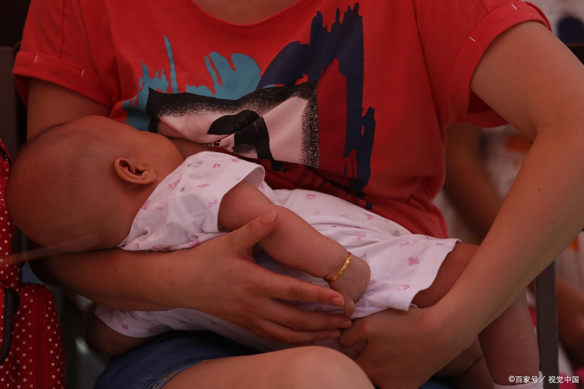 80%的妈妈都不会喂奶，你得知道的衔乳常识