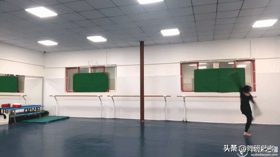 只有内心强大了才能冲破一切阻碍,只有自己内心强大才能不被伤害