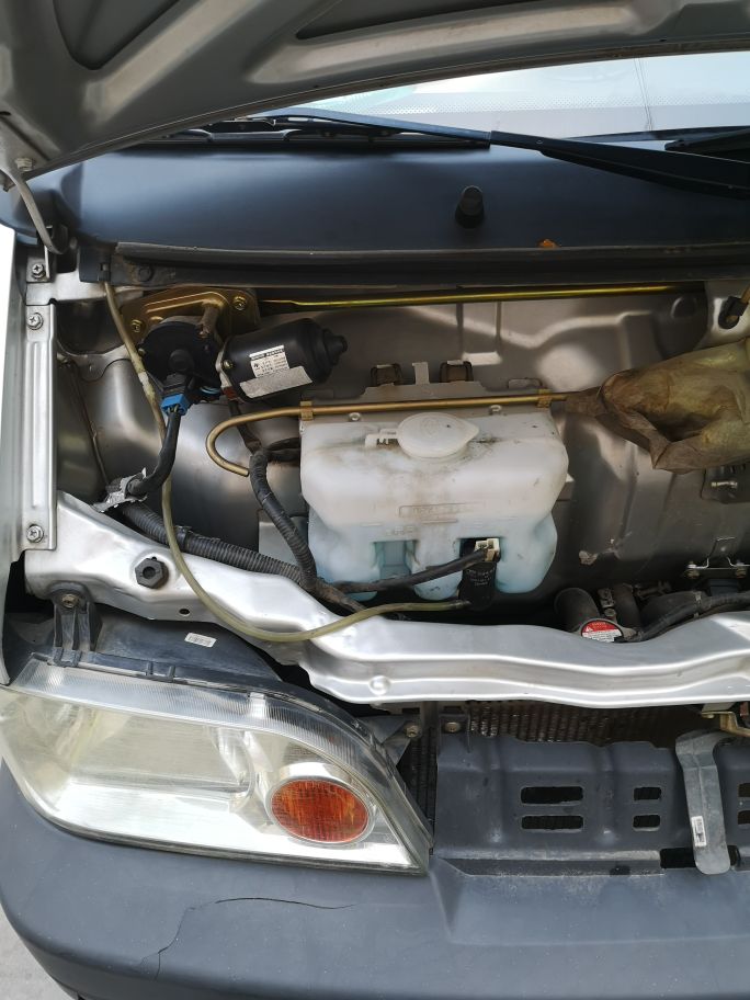 东风小康k02喷水壶电机卡死不转,继续维修