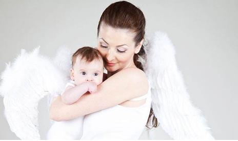 为什么宝宝爱吐奶,宝宝吐奶原因如何避免宝宝吐奶