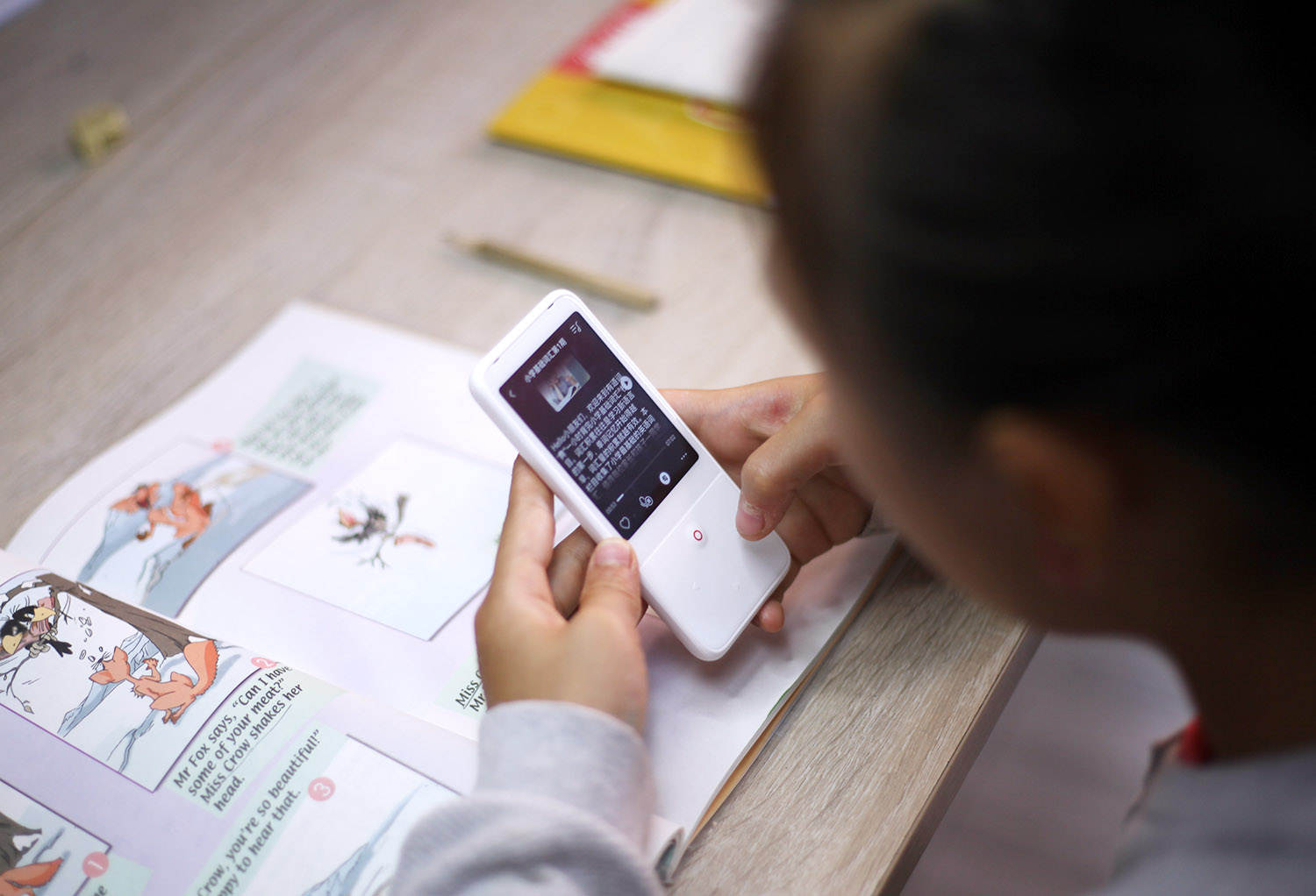 有道听力宝和倾听者哪个好用,有道听力宝对英语怎么提升