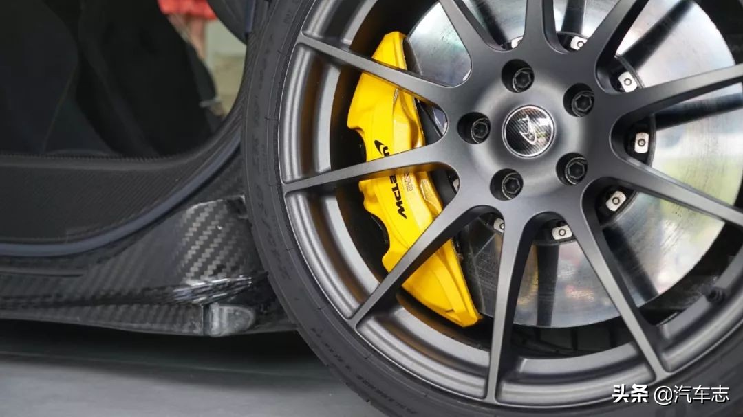 价值一亿的法拉利拉法,价值1亿元钱的白色法拉利拉法