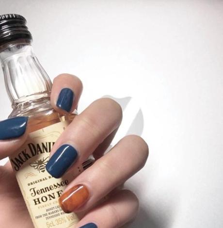 指甲冬天裂口如何预防,冬天指甲开裂怎么治好