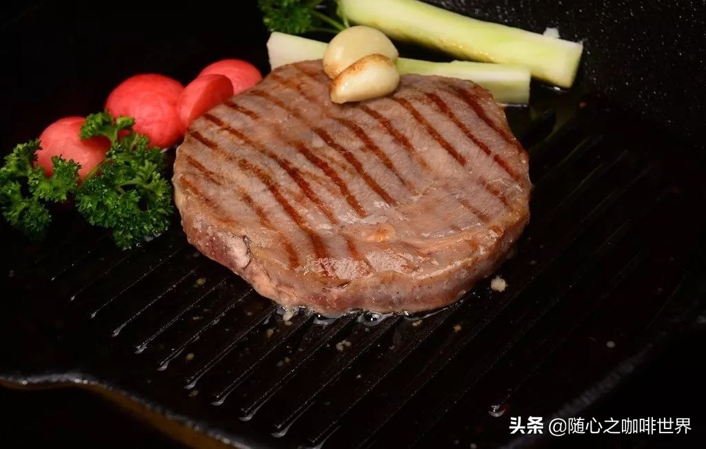 西餐刀叉的正确使用拿法,西餐汤匙的正确用法