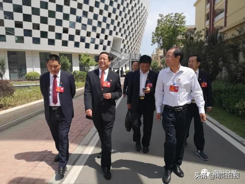 南阳第五完全学校全貌,南阳车站南路完全学校