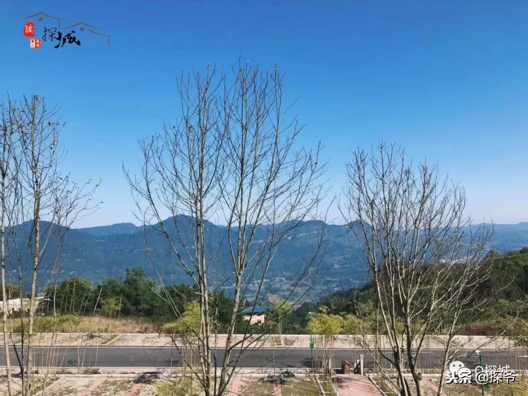 重庆小故宫红墙,重庆魔鬼山城一日游