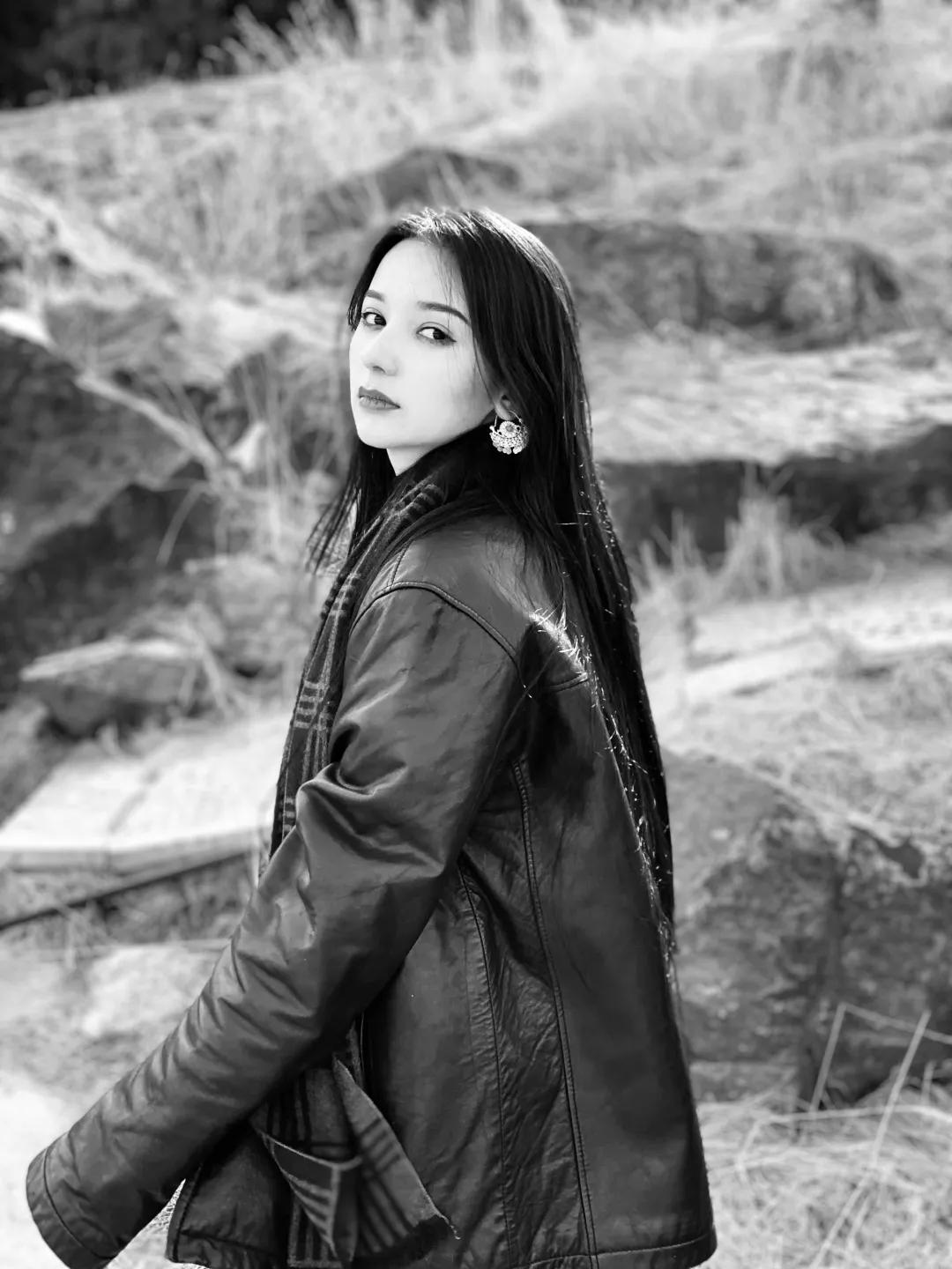 *疆新**“杨丽萍”古丽迪娅尔