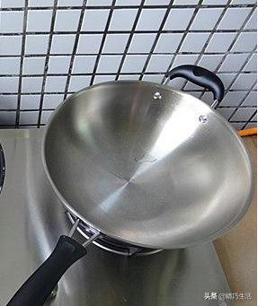 如何清洗不锈钢锅内烧焦黑垢,不锈钢锅发黄难清洗教你一招