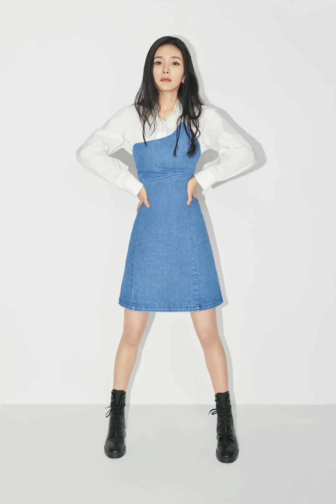 mo&co杨幂代言2020,杨幂代言moco品牌的宣传图