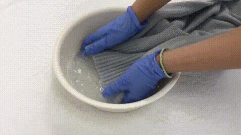 高领毛衣领口松垮怎么翻领好看,针织衣领松垮怎么缩小领口