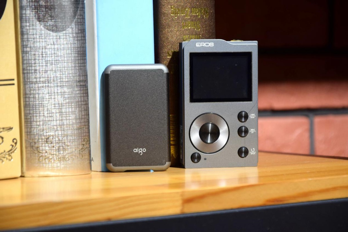 薄如iPhone7小似火柴盒,大容量高速传输不掉速,爱国者S7Pro体验