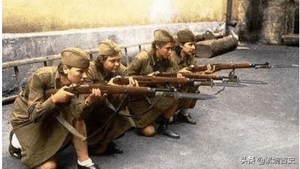 二战苏联女兵冬天穿裙子不冷吗,苏联的女兵为何穿裙子