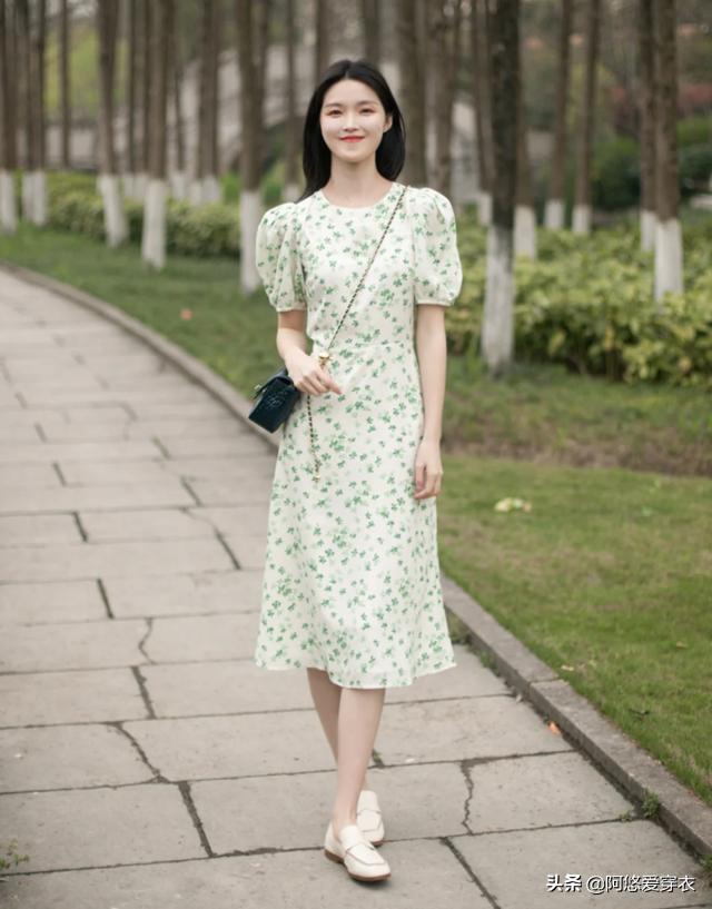 为什么你穿碎花裙不高级,为什么碎花裙怎么穿都不高级