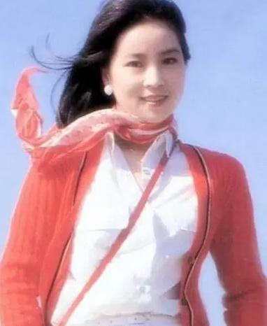 成龙退出林凤娇全资持股公司,成龙退出林凤娇全资持股公司了吗