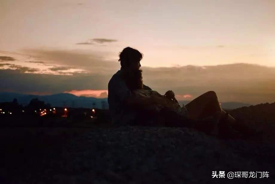 3个技巧教你首次约会就能牵手,约会7大绝招让女生快速爱上你