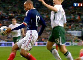 欧文谈假摔,分析欧文假摔裁判误判的原因