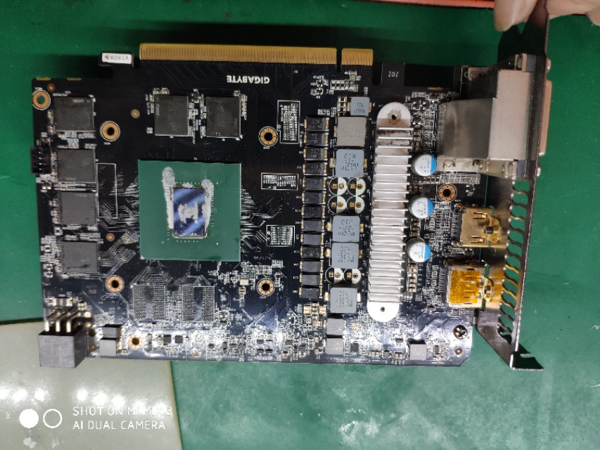 大神们来看看我的显卡是不是烧了,技嘉显卡目前有没有问题