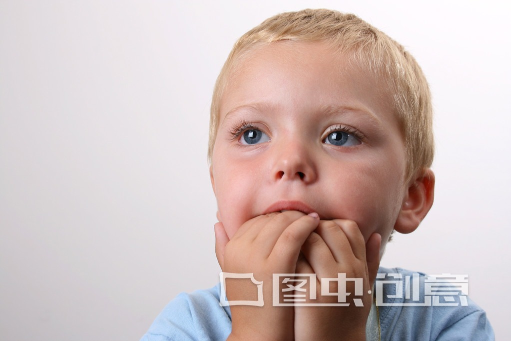 小朋友咬指甲抠指甲的危害,孩子咬手指甲抠指甲是什么原因