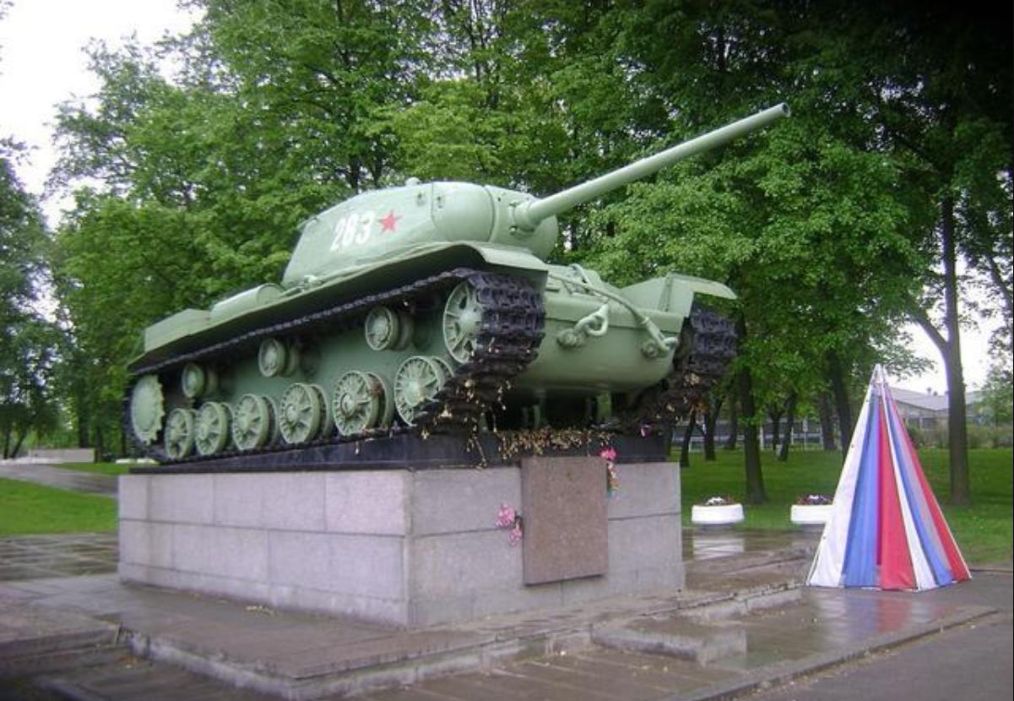 生不逢时：苏联KV-85重型坦克，与德国虎式坦克相比，谁更厉害？