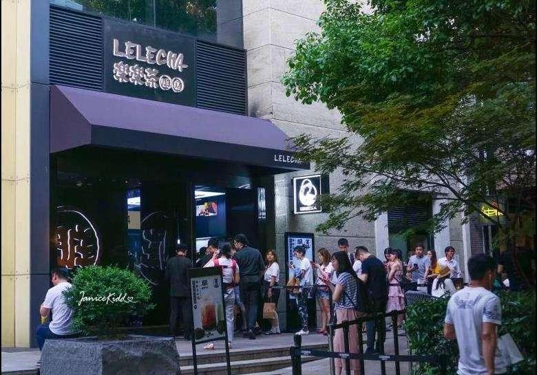 加盟喜茶奶茶店忠告,奶茶店学做奶茶难么多久能上手