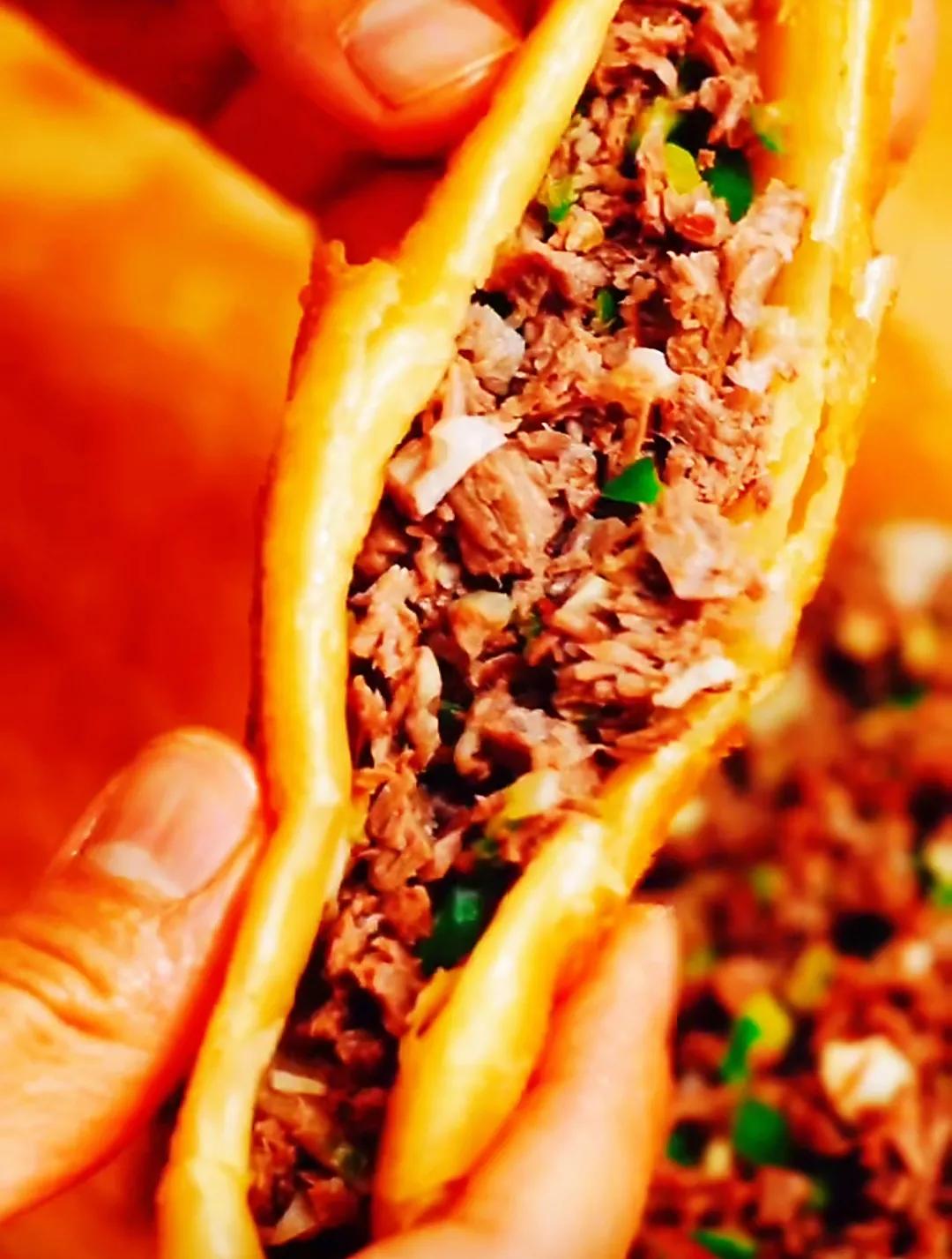 中华美食系列之河北河间驴肉火烧,河间最好吃的驴肉火烧