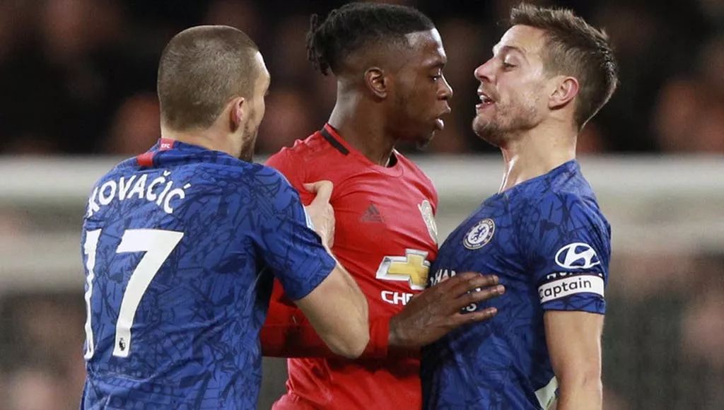 虽远必铲！曼联铲断王狂喷切尔西队长，红魔崛起基石，真香