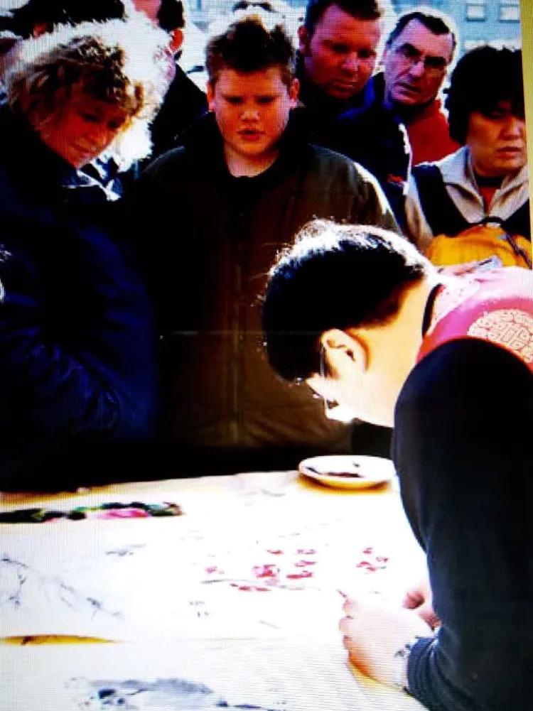 掌上乾坤指间生花世界级艺术家-贾同辉的“指墨”风釆