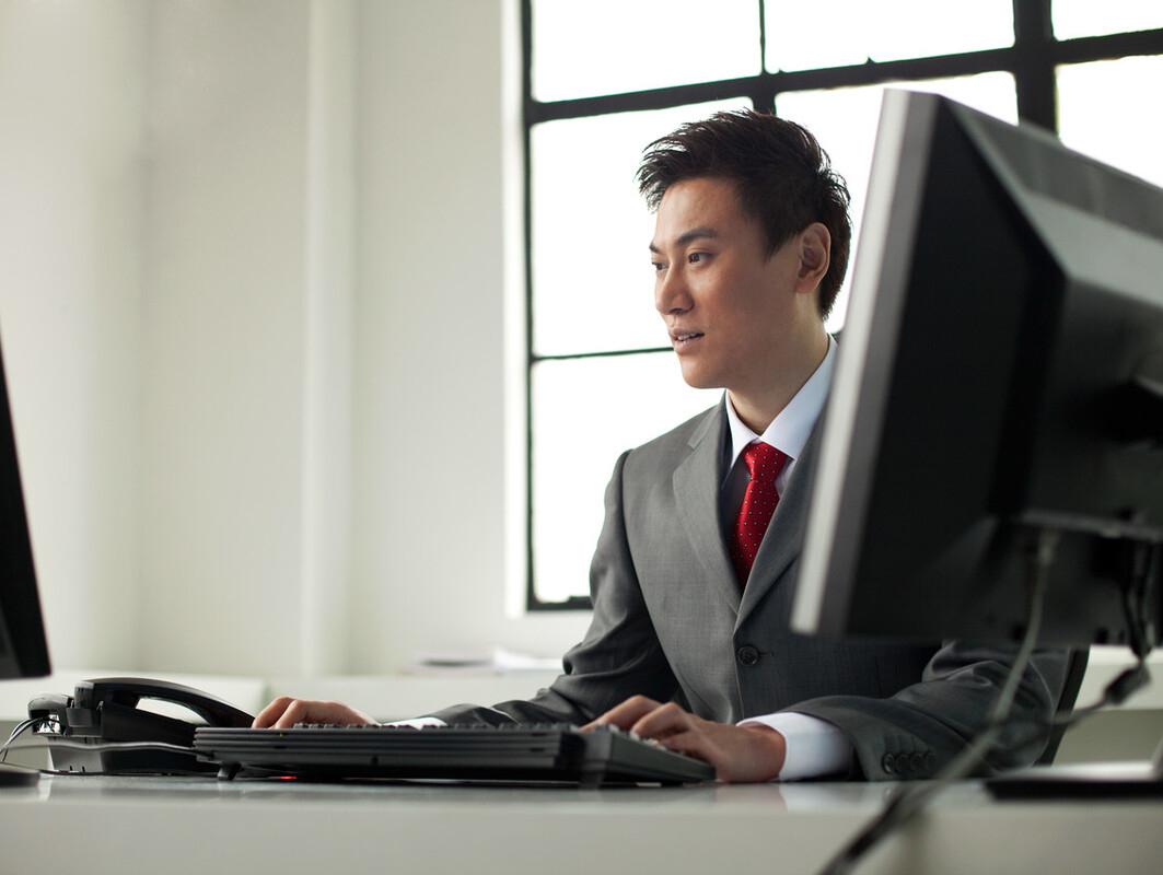 硅谷钢铁侠埃隆马斯克的第一桶金,科技狂人埃隆·马斯克的传奇人生