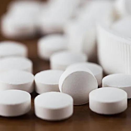 小孩身体不自觉的动是什么原因,孩子手脚不受控制扭动什么病