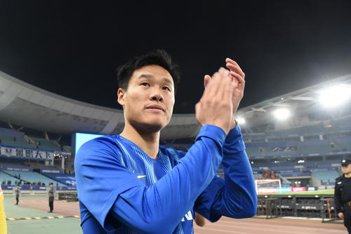 新一届国家队和李铁踢主力的埃弗顿