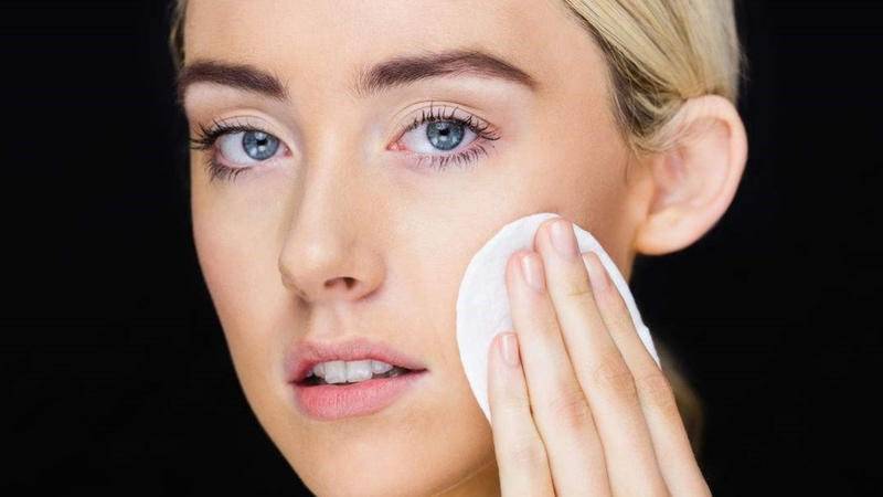 雅诗兰黛化妆品利润有多大,雅诗兰黛是怎么起家的