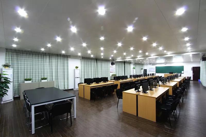 广东大学巡礼-广东工程职业技术学院