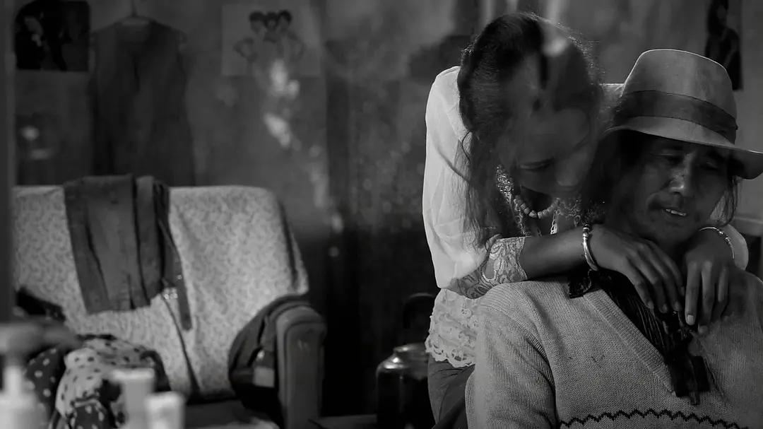 40岁牧羊人被发廊妹骗去16万血汗钱，这电影后劲太大