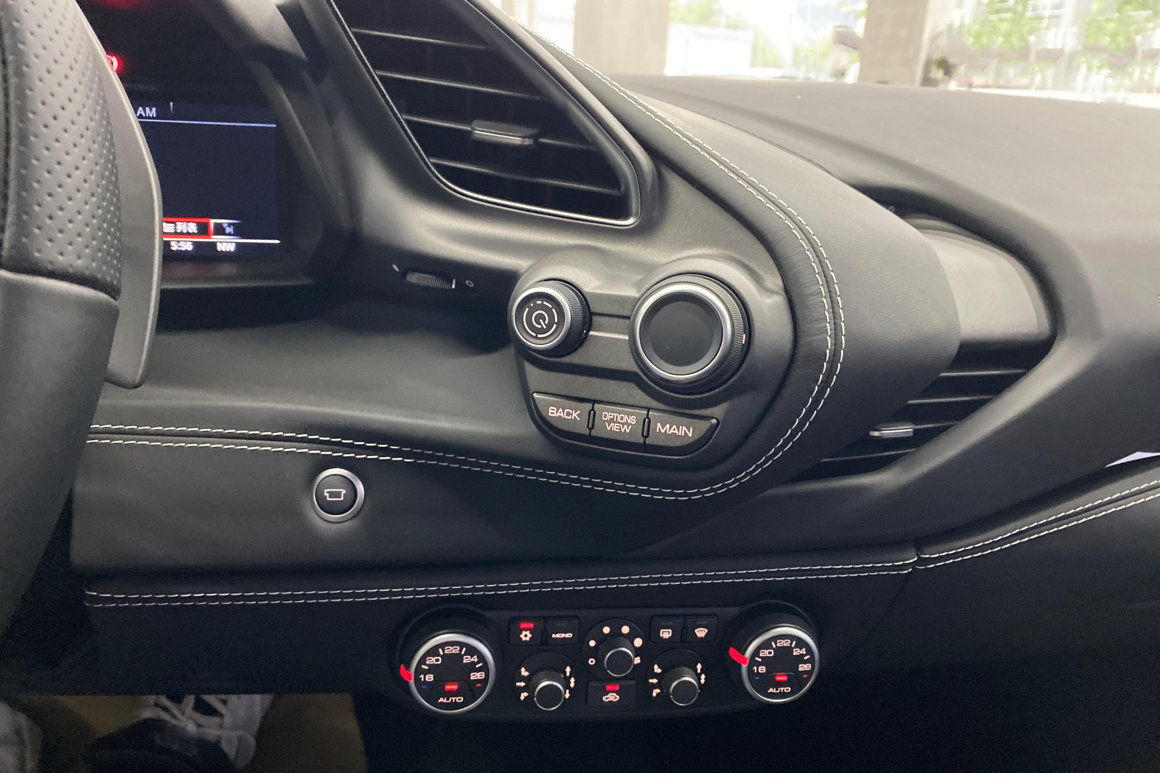 300000买的法拉利488修复,2018年的法拉利488还值多少