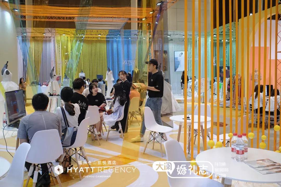 从万元婚纱照到10万婚宴,为什么全福州备婚的人都来参加喜事会