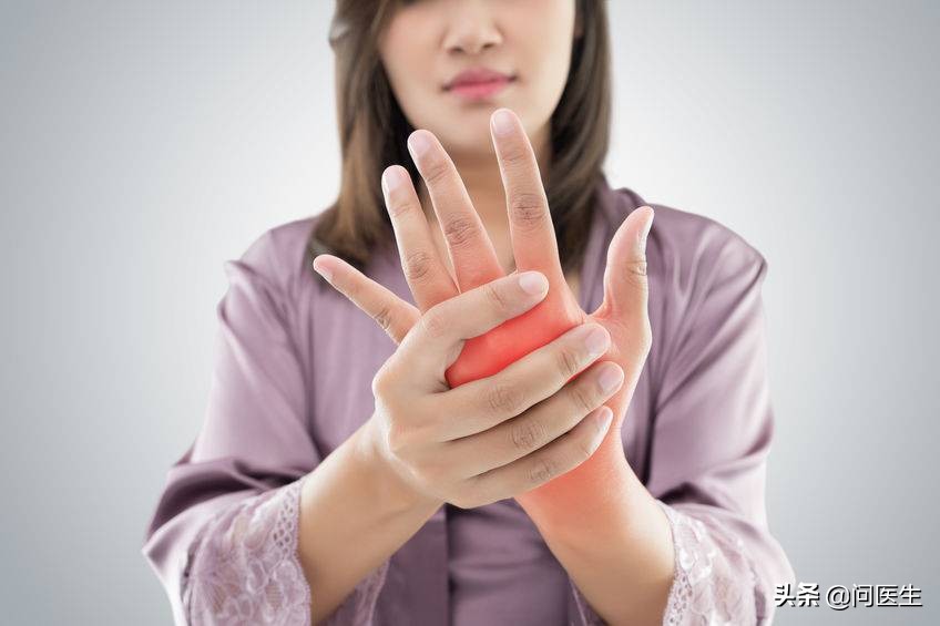 手指关节痛风症状及图片,痛风手指关节疼的最快缓解方法