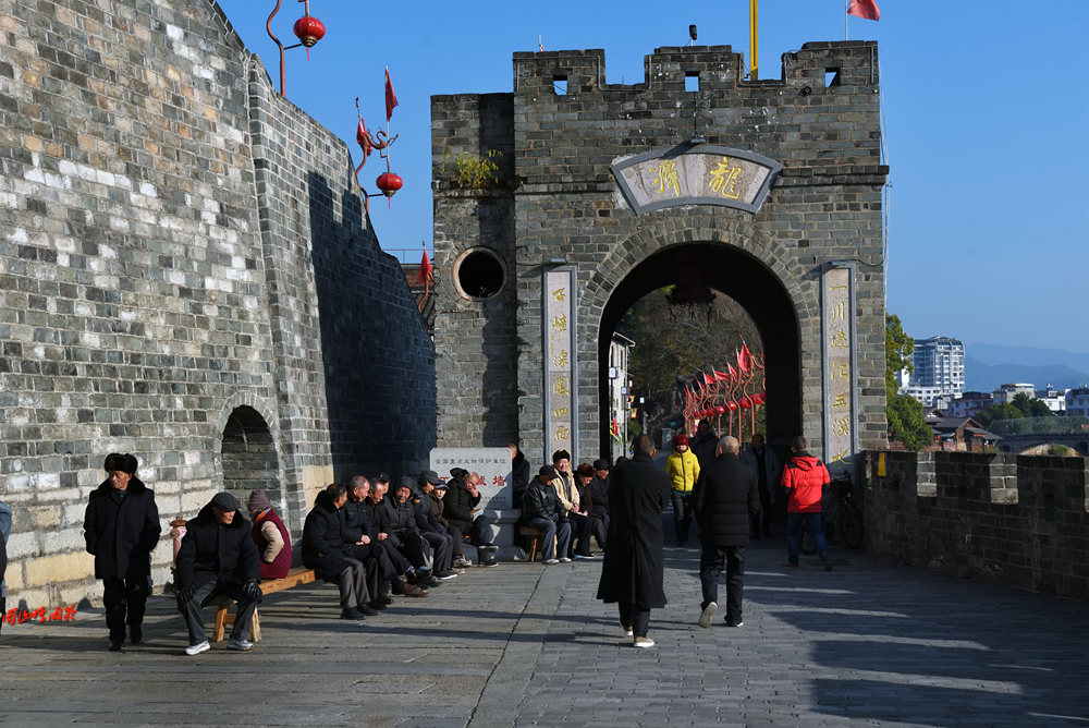 闽西长汀(汀州)古城旅行记:汀江水绕佛挂珠,千嶂深围四面城