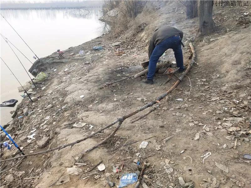 一顿操作猛如虎钓鲫鱼视频,一顿操作猛如虎一斤只剩一两