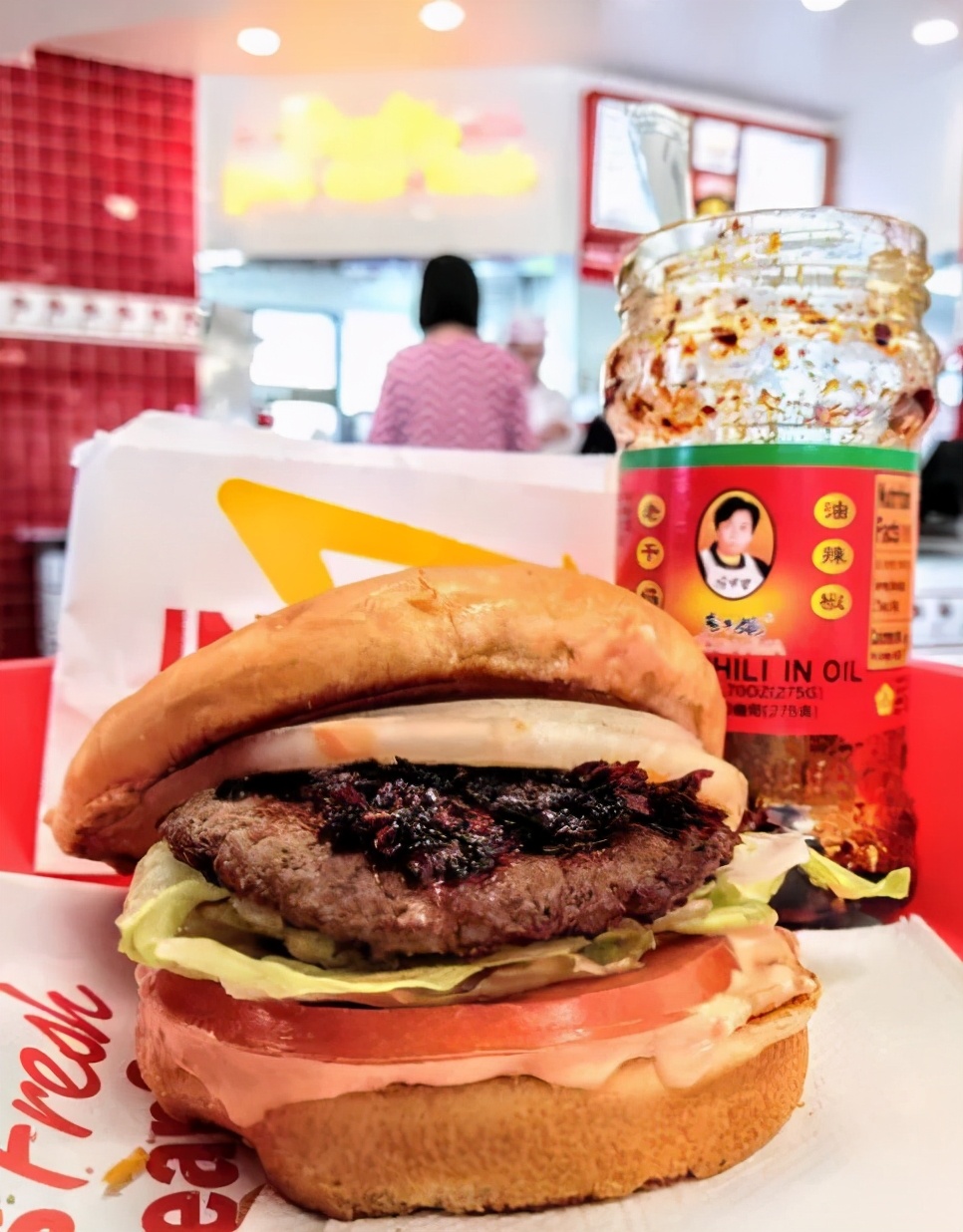 外国人喜欢在中国买手机壳,老外来买手机壳