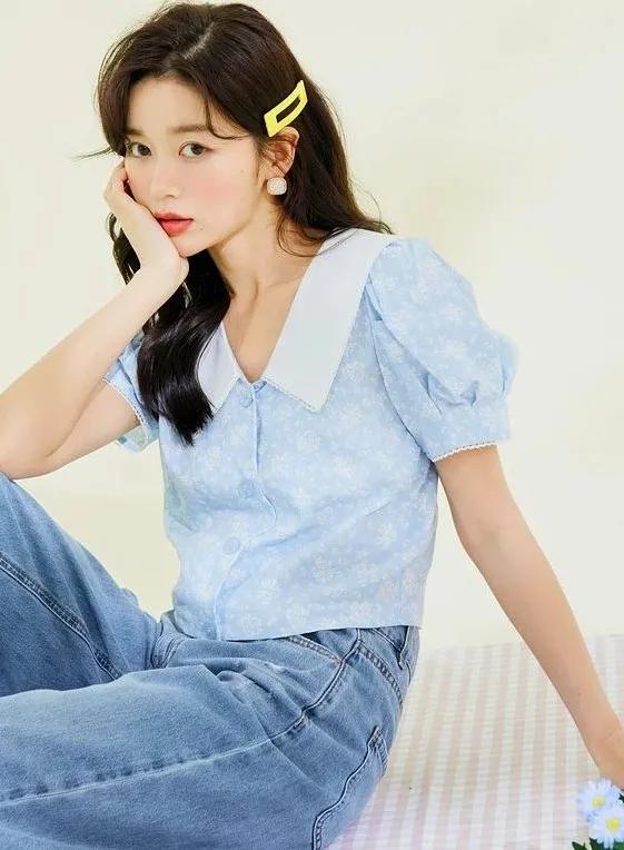 超减龄穿搭法则被杨超越狠狠拿捏,杨超越水手服穿搭